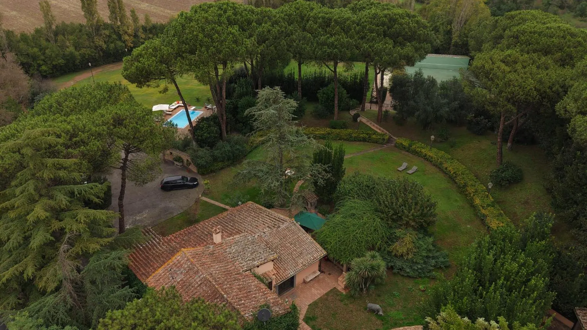 Villa Bovari - Appia Antica contacts