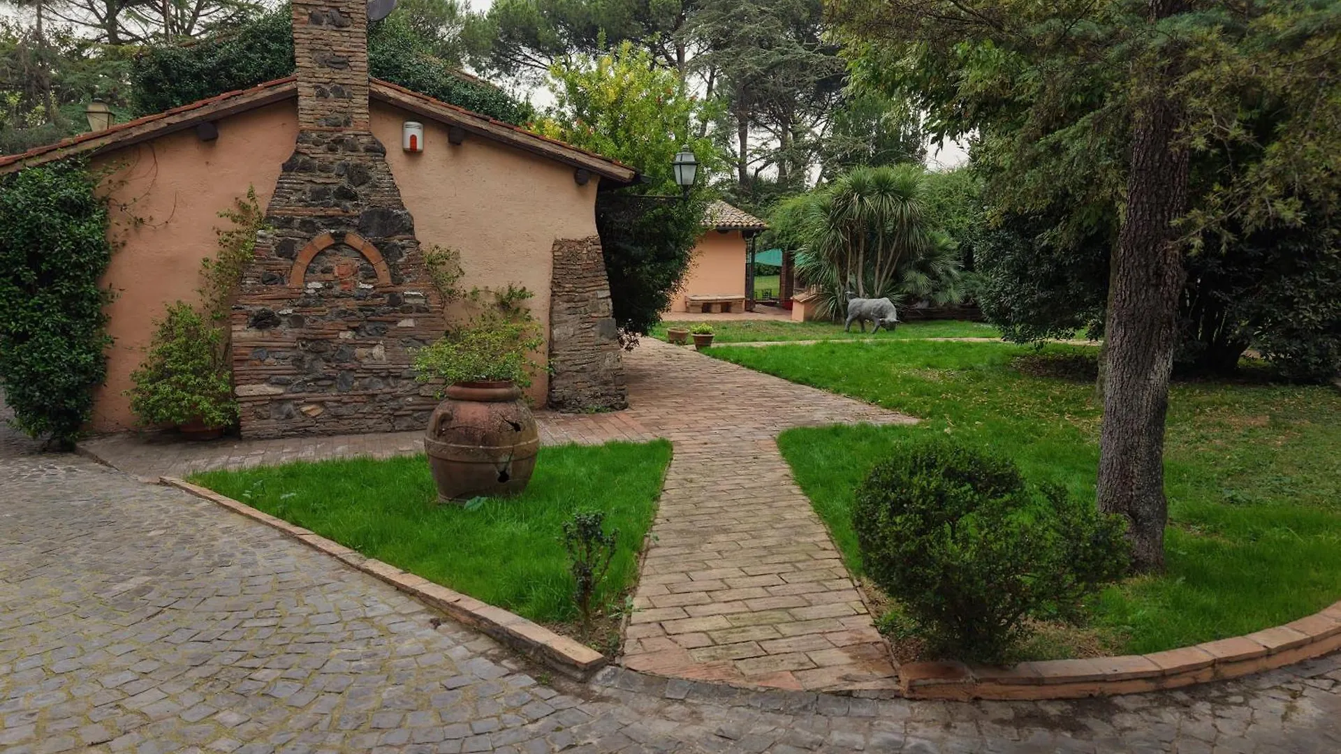 Villa Bovari - Appia Antica Rome
