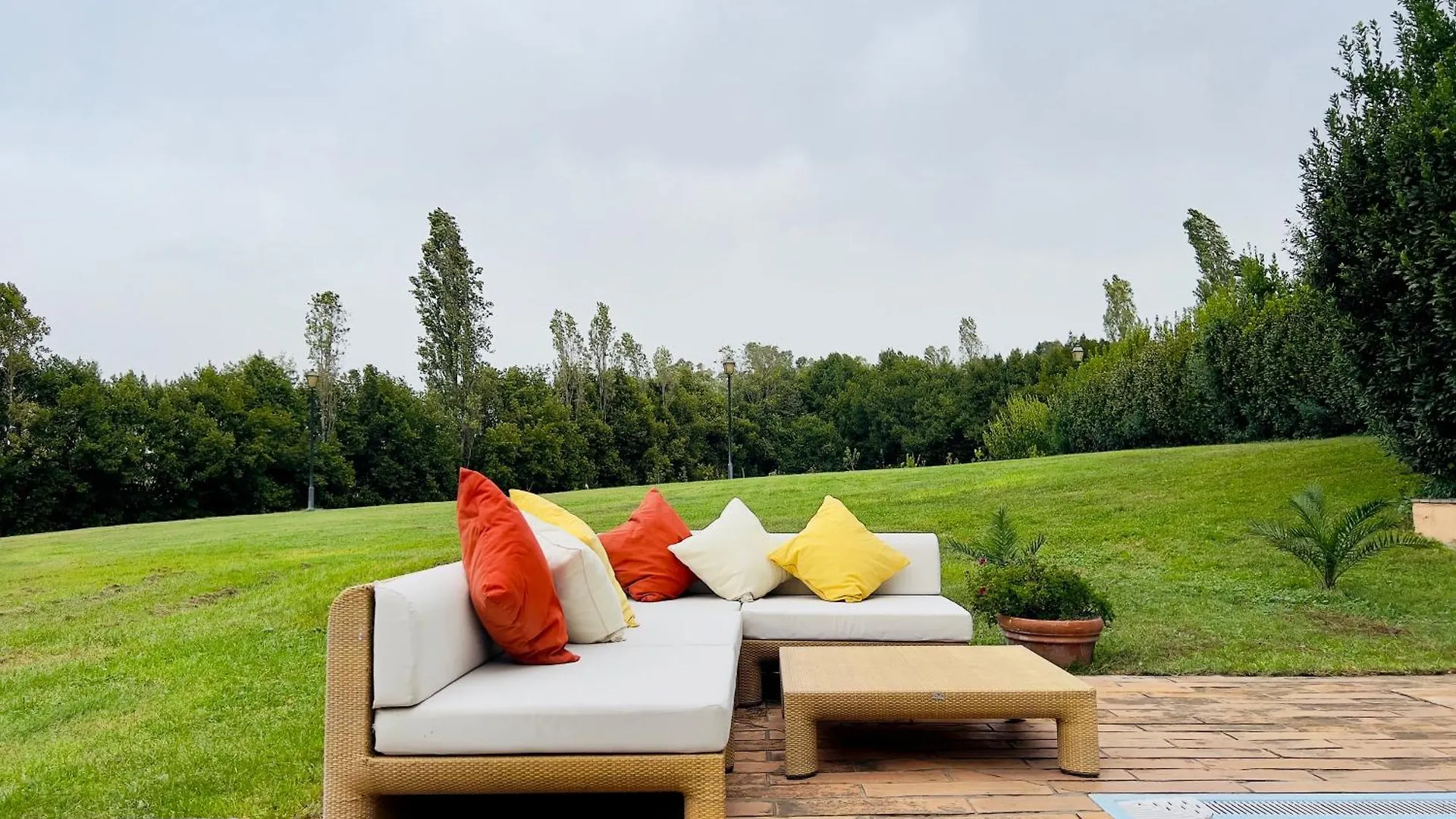 Villa Bovari - Appia Antica Rome Lodge